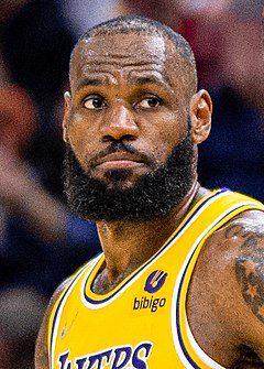 James no puede volver a firmar con Los Angeles Lakers temprano